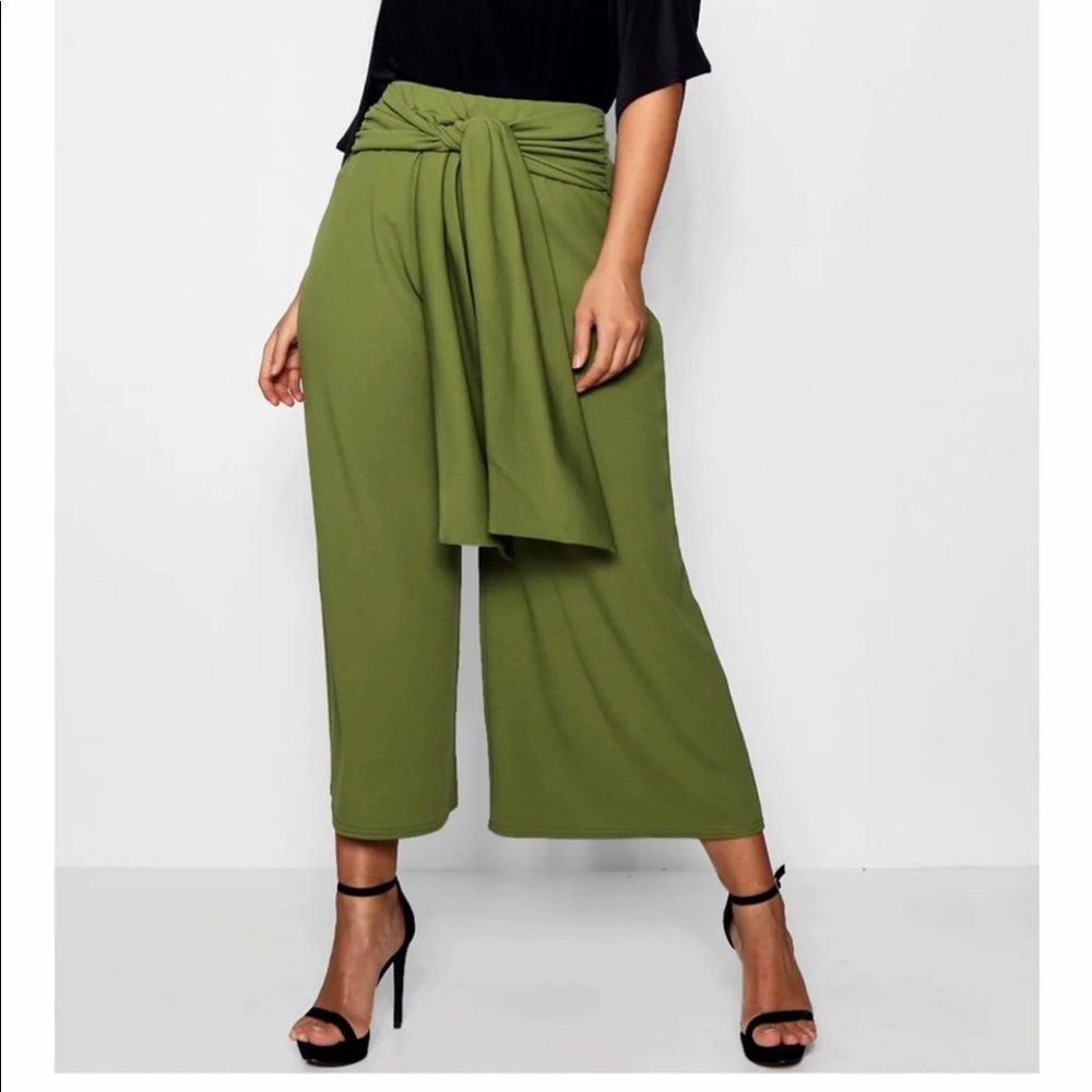 NWT Wide Leg Pants